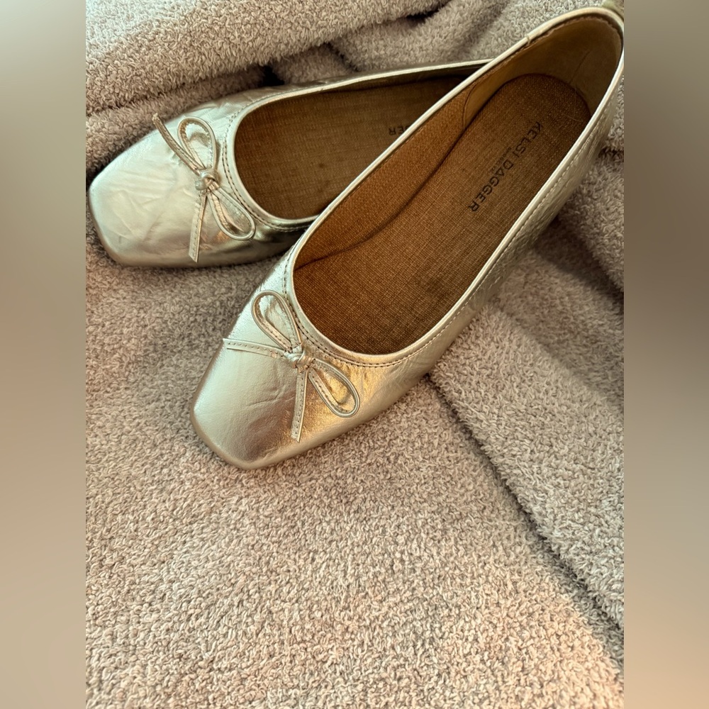 Kelsi Dagger Brooklyn Ballet Slippers, size 7, champagne gold, like new